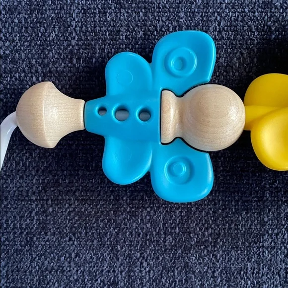 BabyBjörn Colorful Toy Bar - Picture 2 of 3